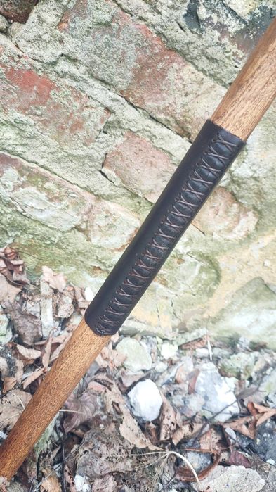 Tomahawk survivalowy kuty