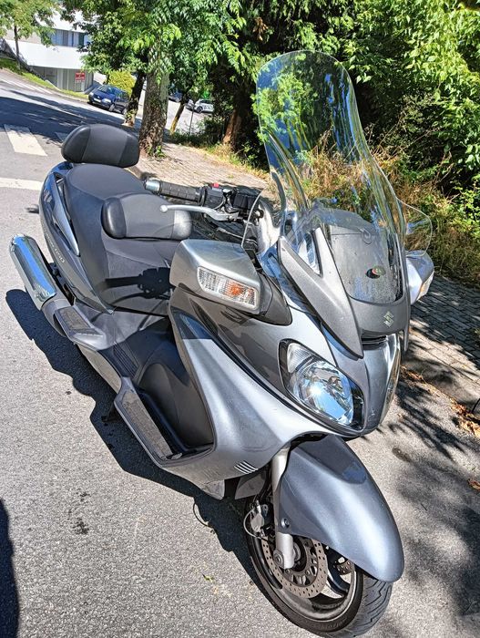 Suzuki Burgman 650cc executive