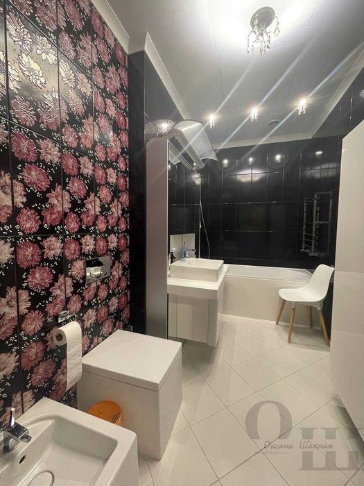 Продам розкішну квартиру в ЖК Славія з видом на річку Дніпро.