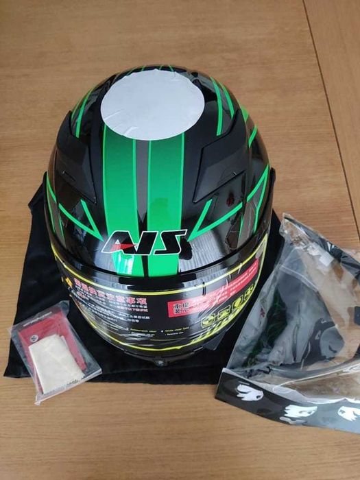 Capacete de Mota - AIS - NOVO com os autocolantes