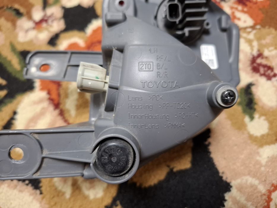 Ліхтар протитуманний задній L Toyota RAV4 15-19