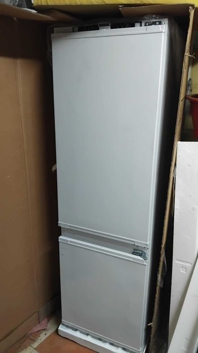 Frigorífico Combinado Encastre TEKA CI3 350 (No Frost)