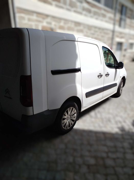 CITROÊN BERLINGO - 345.000 KM - 1600 C.C. - CAIXA PARA CARGA LONGA - ANO DE 2015