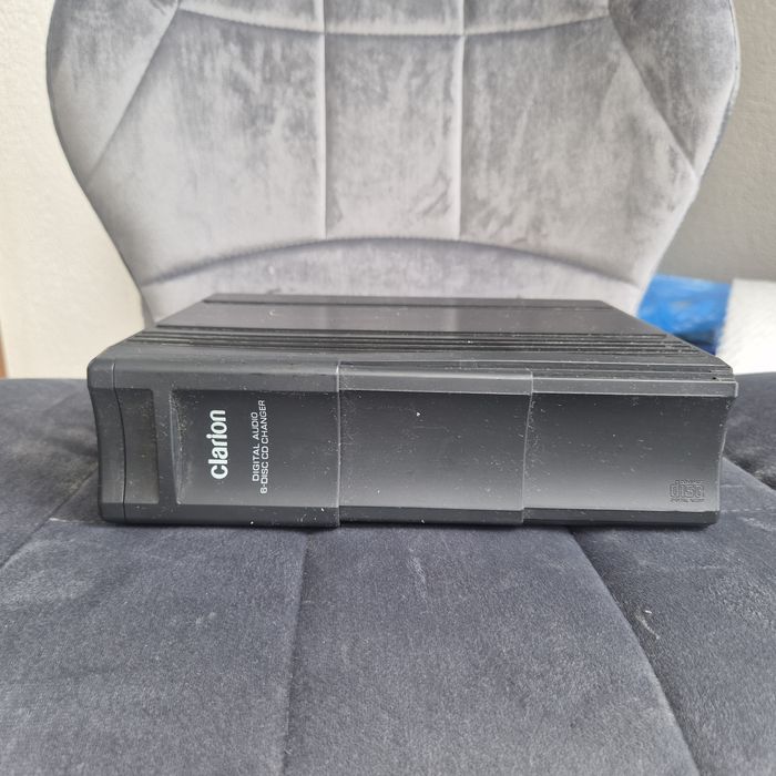 Zmieniarka Clarion pu-2590  z magazynkiem