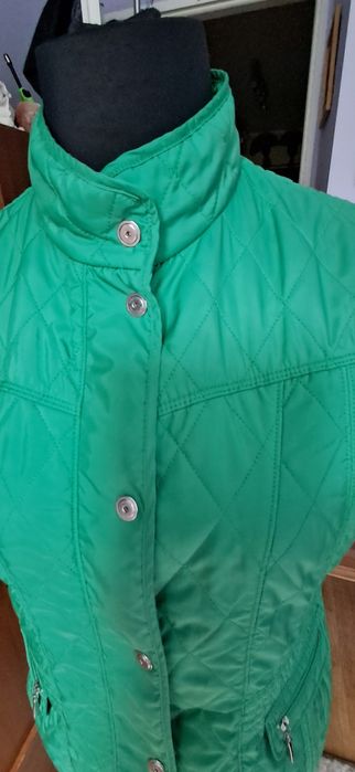 Damski bezrękawnik firmy Gerry Weber.