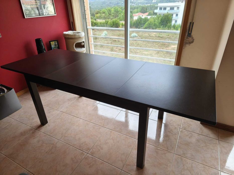 Mesa de Jantar Extensível Preto-Castanho Bjursta