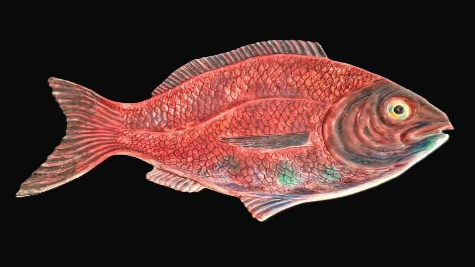 Travessa Peixe Vidrada em Faiança das Caldas