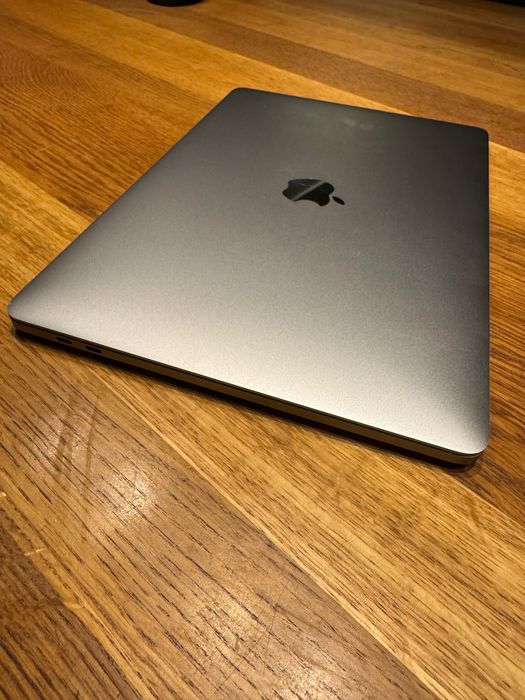 Macbook Pro Mac OsX 2019 13" 16GB 1,4 Quad-Core Intel Core i5 Szary