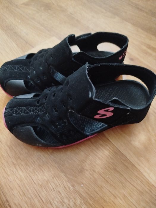 Сандалі для дівчинки