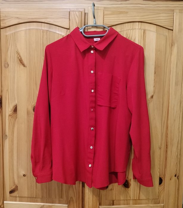 Czerwona koszula damska