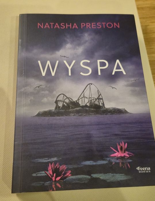 Książka powieść WYSPA Natasha Preston thriller