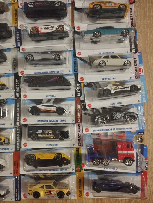 Samochodziki hot wheels