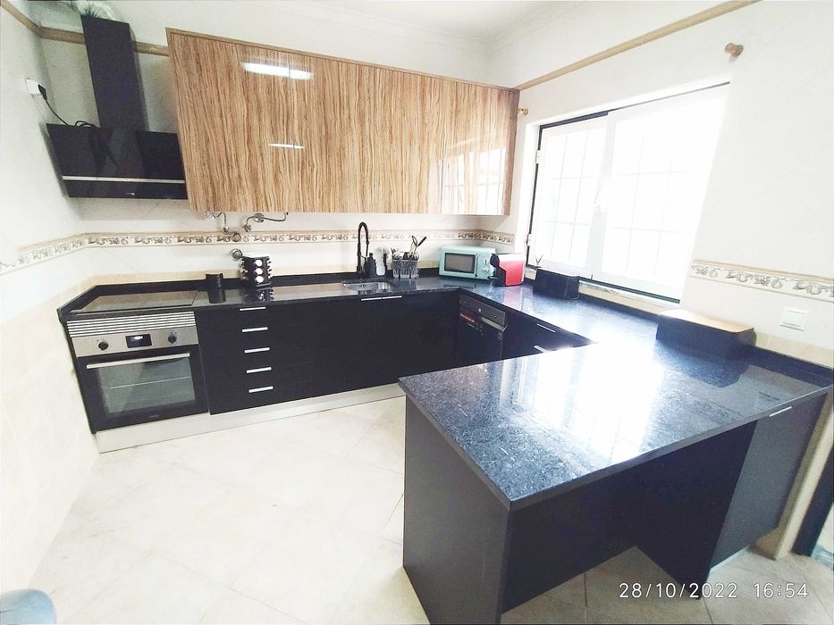 Cozinhas e Roupeiros por medida