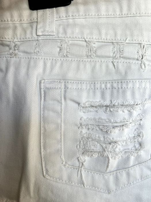 Белые джинсовые шорты