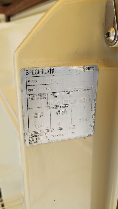 Frigorífico pequeno em bom estado