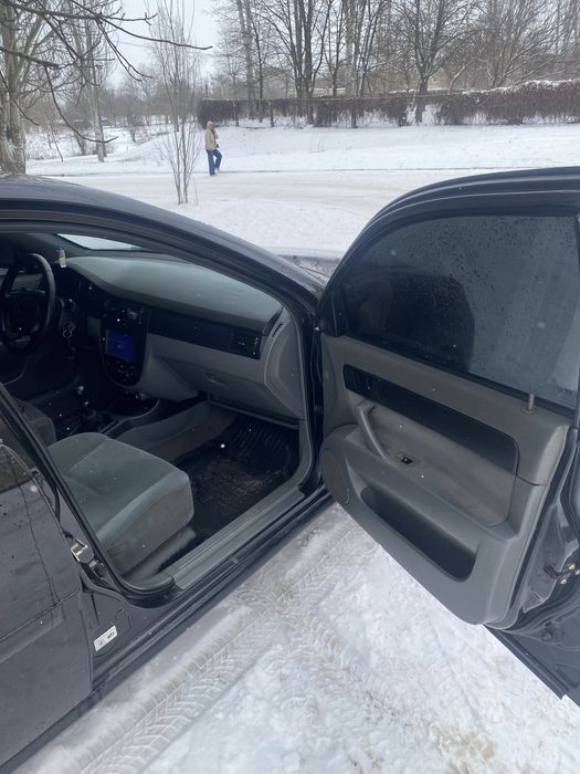 Продам Лачети 1.6г/б