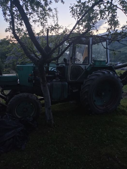 Екскаватор в робочому стані