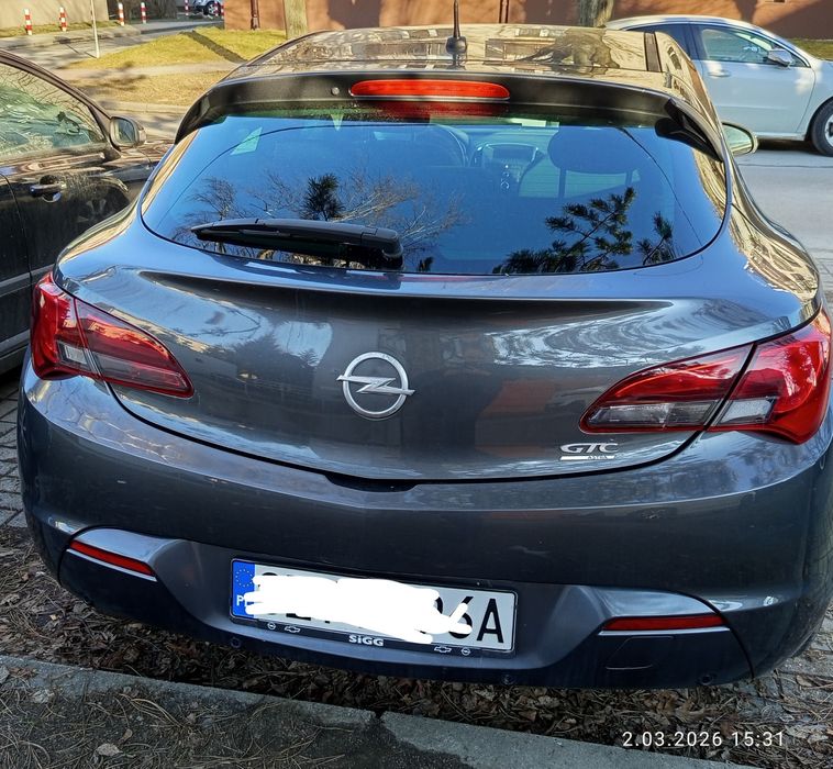 Opel Astra J gtc