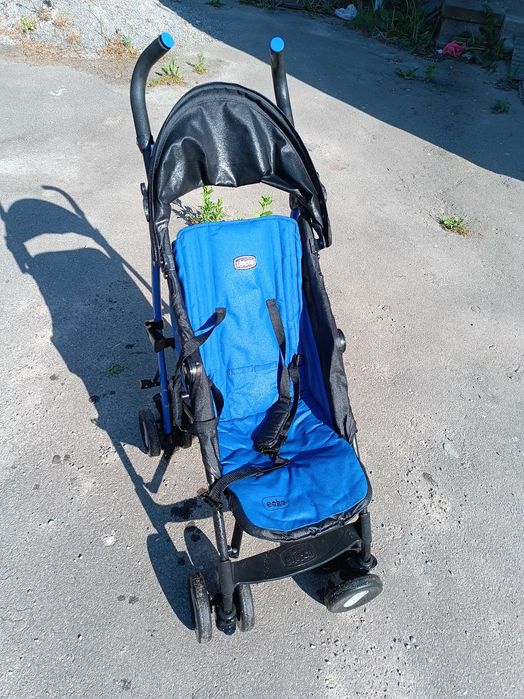 Коляска тростина chicco в хорошому стані