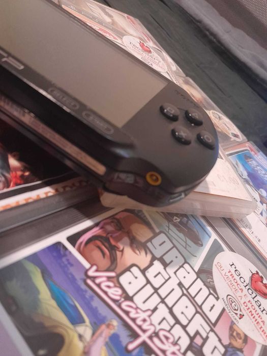 Oportunidade! Playstation Portable Original + 7 Jogos