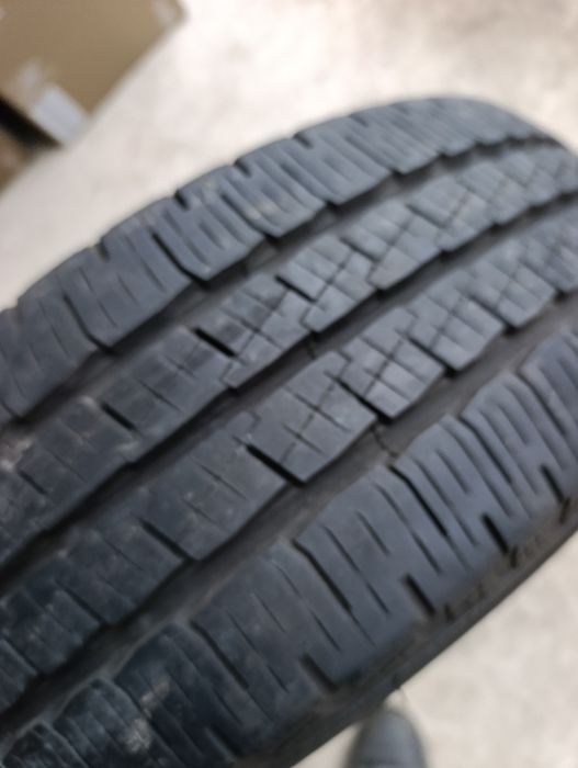 205 65 16c  всесезонні шини pirelli