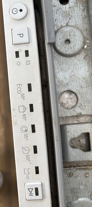 Посудомийна машина Whirlpool WI 3010 під ремонт