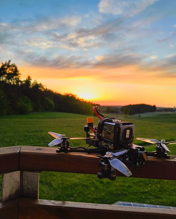 budowa dronów FPV/serwis dronów
