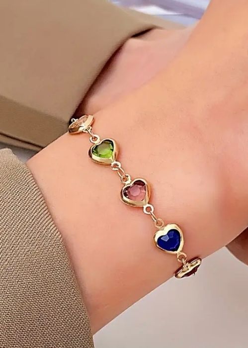 Bransoletka w kolorowe serduszka