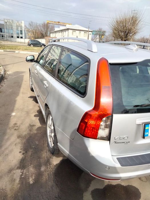 Продам автомобіль Volvo V50 1.6D2
