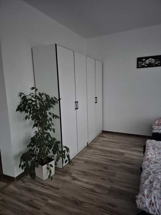 Pokoje  pod  dębem  dla  gości  I pracownikow