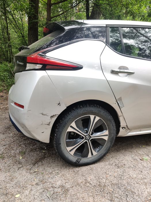 Nissan Leaf 2021 року