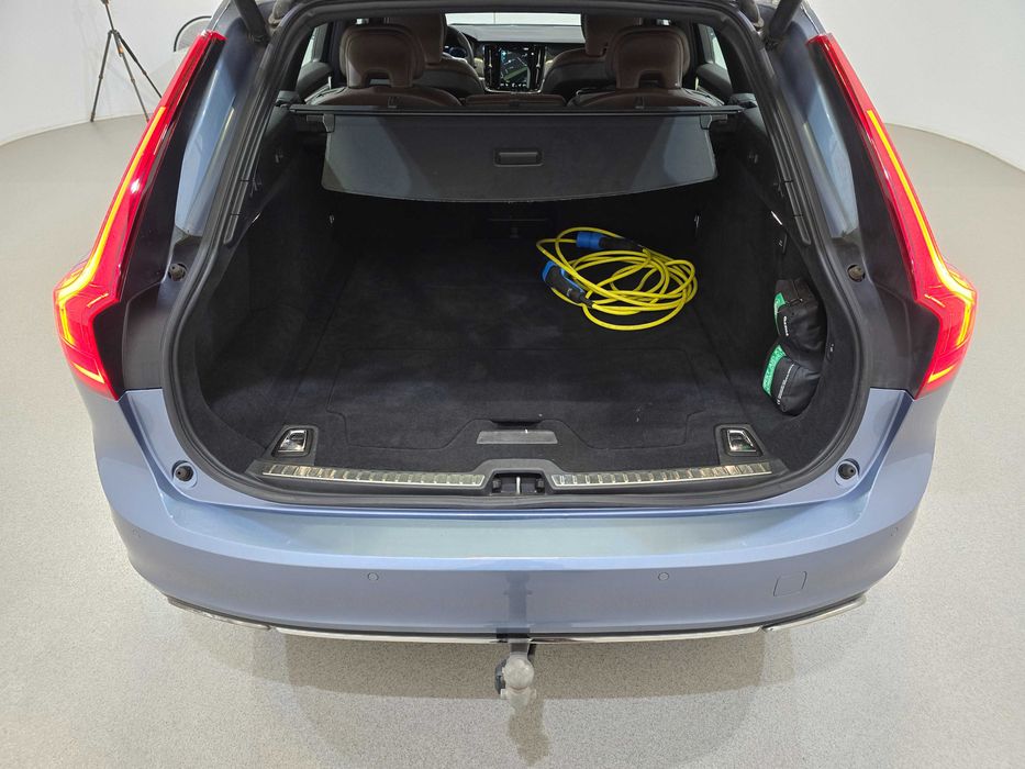 Volvo V90 T8 PHEV Momentum