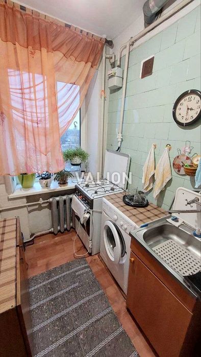 Продаж 1к квартири на вул. Набережно-Лугова 3, Подільський район Правий берег