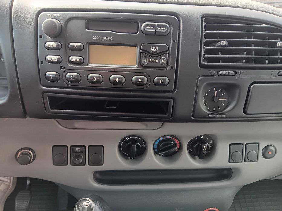 VENDO: AUTOCARAVANA Ford Transit 2.5cm3 85cv Modelo 120VAN TSE-4 Turbo Diesel