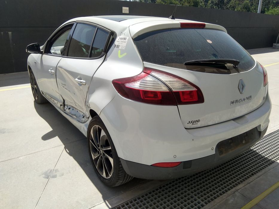 RENAULT MEGANE III Hatchback - 2015 - Para Peças