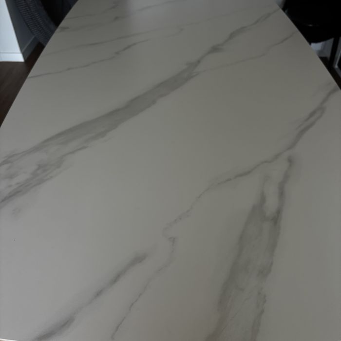 Mesa como nova com 90cm por 1,60cm