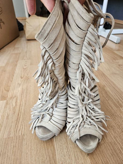 Oryginalne Louboutin szpilki sandałki
