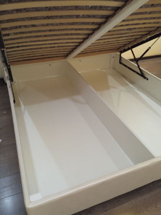 Ліжко двоспальне з матрацом і підйомним механізмом