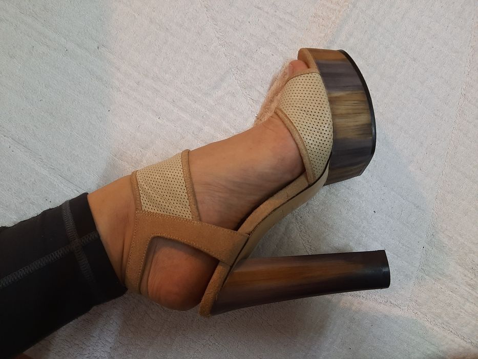 Sandálias Salto Alto Beje - Rachel Zoe - Camurça e Pele