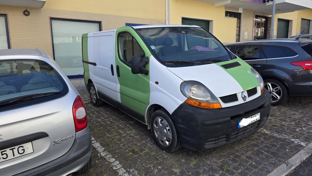 Vende-se negócio dedicada ao fabrico de painéis decorativos em gesso.