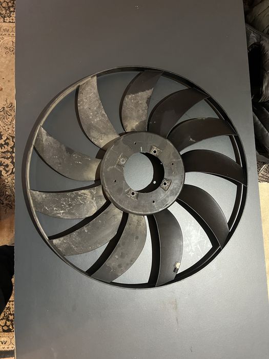 Продам вентилятор крильчатку Мерседес W220 221 ML