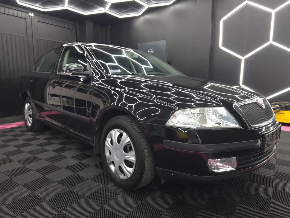 Skoda Octavia Ładny lakier perłowy, oszczędny silnik Klimatyzacja elektryczne szyby