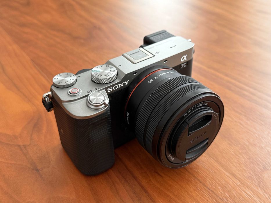NOVA Câmara SONY Alpha a7C Silver + FE 28-60mm f/4-5.6