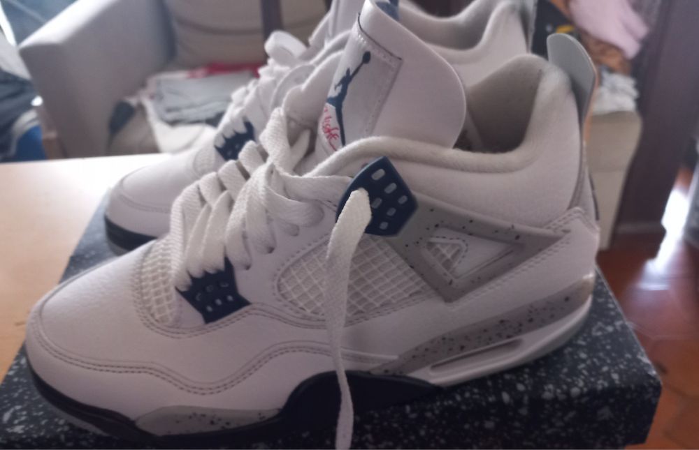 Nike air jordan 4 retro
