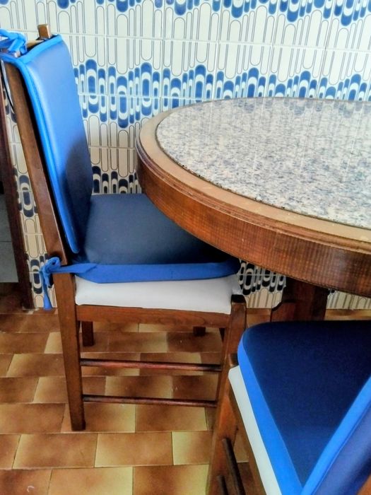 Mesa e 6 cadeiras
