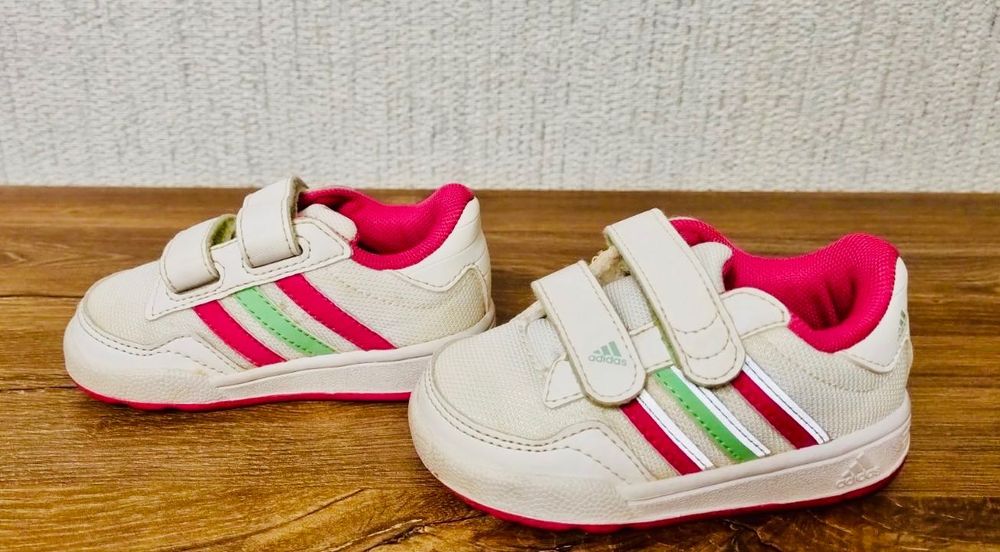 Дитячі кросівки Adidas