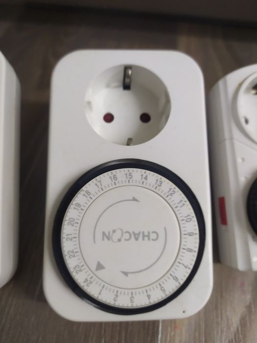 Vendo estas tomadas com relógio