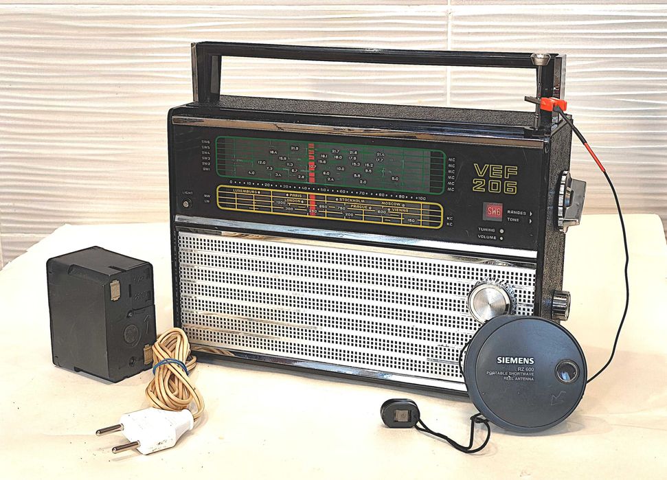 Радиоприемник VEF -206 c FM, БП 9/60, внешняя антенна, кабель USB
