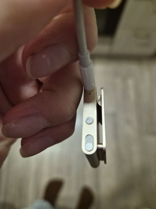 Apple iPod Shuffle 4 (Gold)