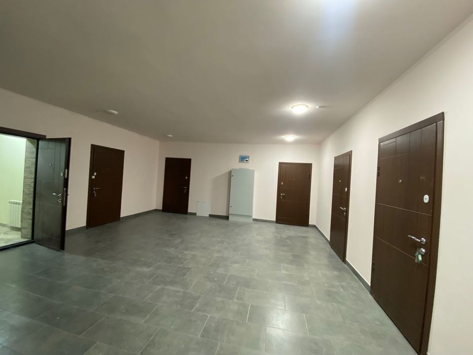 Продається простора 3-кімнатна квартира в новобудові  м. Хуст з газовим опаленням - View 4